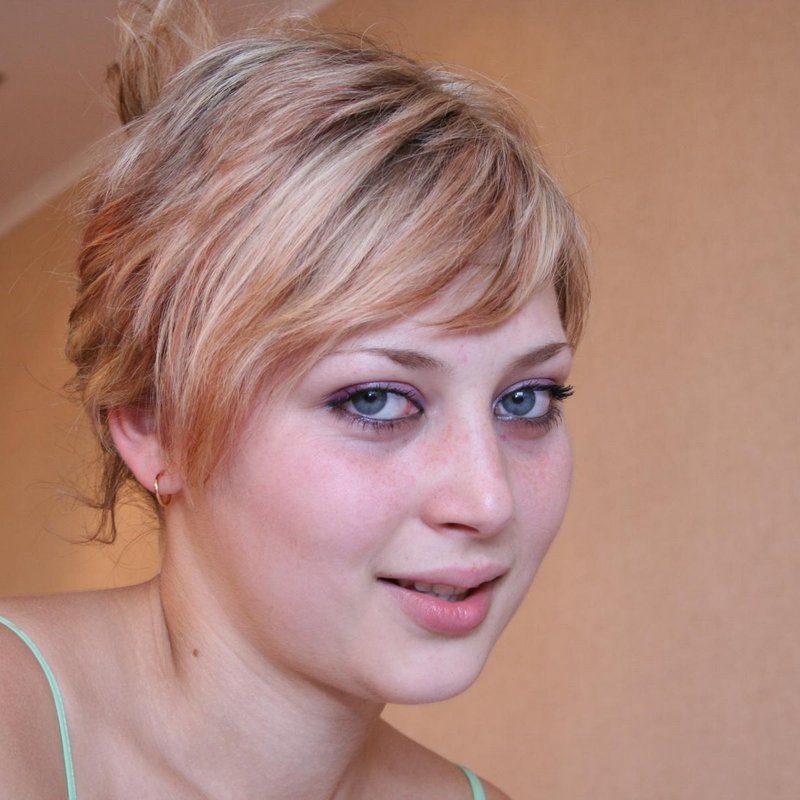 Léonne 20 Escort Vougy