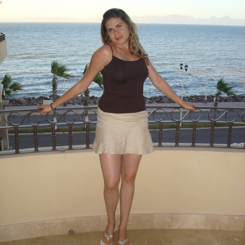 Yolande 23 Services escort Neyron